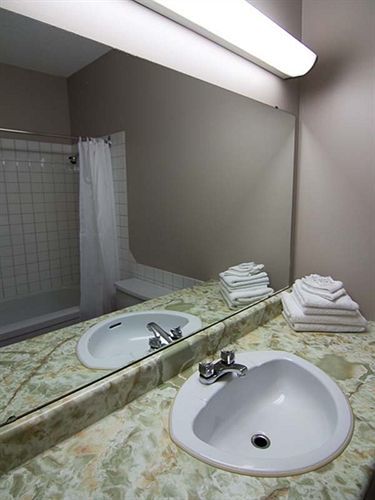Motel Princesse Chicoutimi Εξωτερικό φωτογραφία
